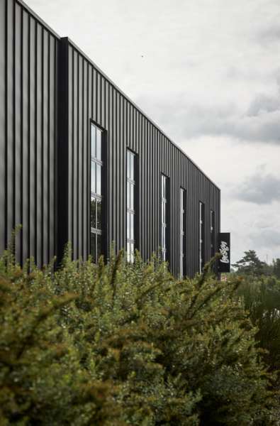Main office in raw “New York style” with steel profiles, Ejendomsselskabet Industrivej - Godsbanevej 5, 7400 Herning